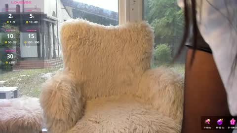 Naila online show from 10/16/25, 07:20