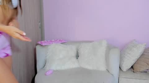 Snapshot of naileea chatting on 01/25/25, 07:07 online show from 01/25/25, 07:07