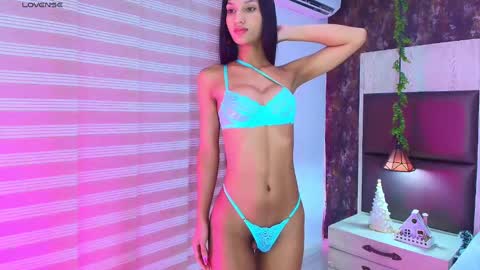 Snapshot of nailuj66 chatting on 12/14/24, 03:58 Lia online show from 12/14/24, 03:58