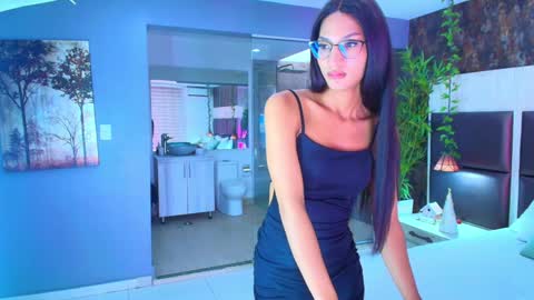 Snapshot of nailuj66 chatting on 12/26/24, 04:14 Lia online show from 12/26/24, 04:14