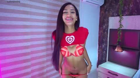 Snapshot of nailuj66 chatting on 01/29/25, 01:17 Lia online show from 01/29/25, 01:17