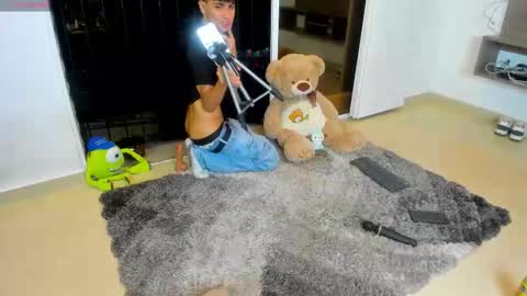 Snapshot of naim_theking chatting on 03/15/26, 07:03 N A I M T H E K I N G online show from 03/15/26, 07:03