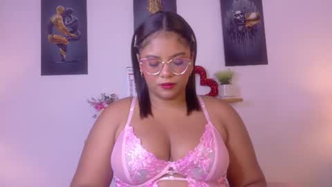nairagold_ online show from 06/18/26, 12:55