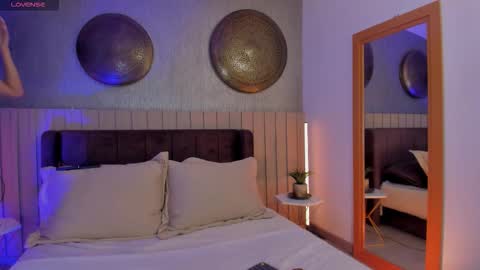 Naisha Ford online show from 11/08/25, 02:34