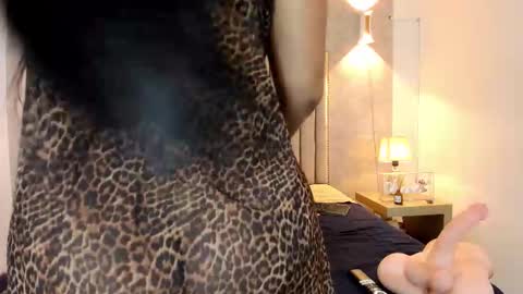 Naisha Rousell online show from 11/11/25, 12:21