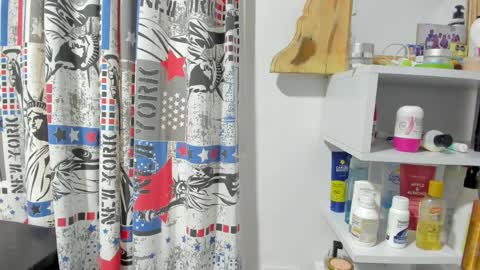 Natalia Flores online show from 04/01/26, 10:51