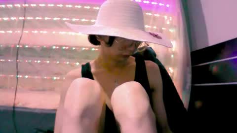 Snapshot of najimi_uwu chatting on 10/08/25, 02:25 NAJI  online show from 10/08/25, 02:25