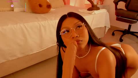 INSTAGRAM  m2221     online show from 04/21/26, 10:10