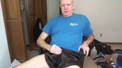 Snapshot of nakedilmale chatting on 12/15/25, 08:13 Tip 100 for my full real name online show from 12/15/25, 08:13