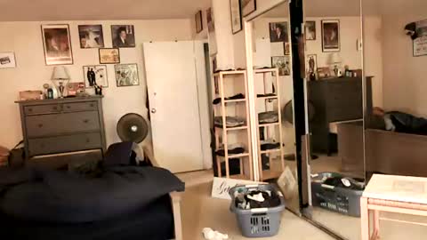Snapshot of nakedmonkey chatting on 07/03/26, 02:18 nakedmonkey online show from 07/03/26, 02:18