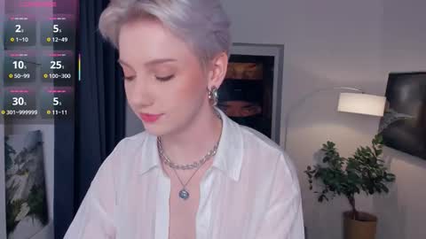 Kate online show from 10/31/25, 01:45