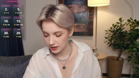 Kate online show from 11/21/25, 11:53