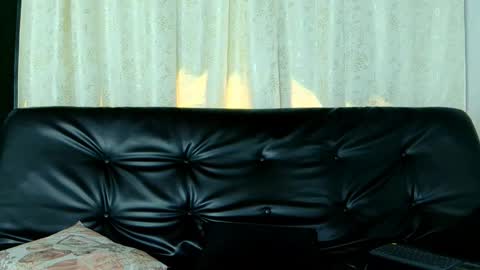 Snapshot of nala_rouss chatting on 10/03/25, 08:06 NALA online show from 10/03/25, 08:06