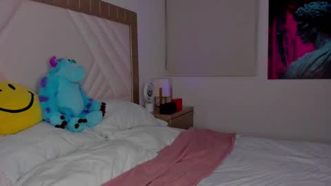 Snapshot of nalah_gomez_ chatting on 12/18/24, 10:46 Nalah online show from 12/18/24, 10:46