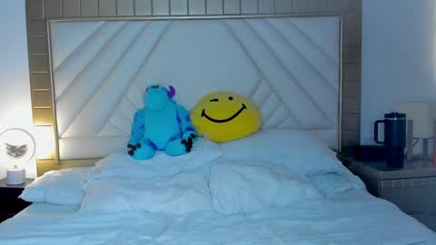 Snapshot of nalah_gomez_ chatting on 01/04/25, 06:19 Nalah online show from 01/04/25, 06:19