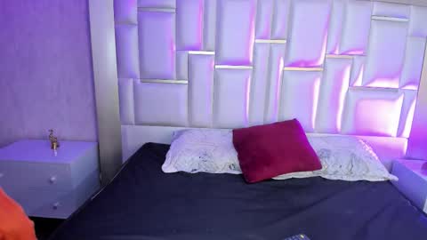 ----Namea------ online show from 10/02/25, 08:27