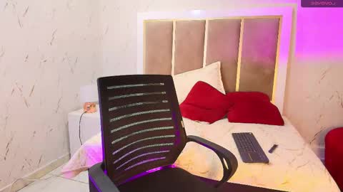 ----Namea------ online show from 03/05/26, 08:38