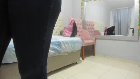 Snapshot of nami_sam chatting on 12/19/24, 01:07 nami_sam online show from 12/19/24, 01:07