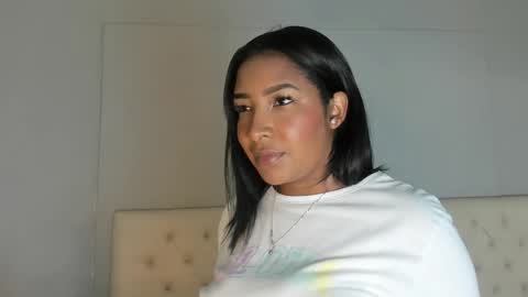 Snapshot of nami_sam chatting on 10/13/25, 01:44 nami_sam online show from 10/13/25, 01:44