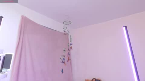 nami_usagi online show from 10/17/25, 05:04