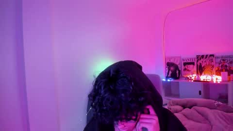 nami_white online show from 09/14/25, 11:42
