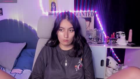 nami_white online show from 09/26/25, 03:10