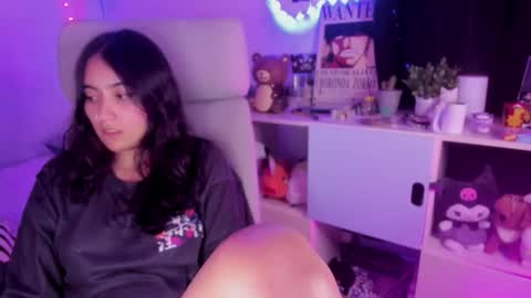 nami_white online show from 10/02/25, 02:18