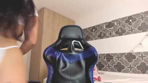 Snapshot of namimayers2 chatting on 11/11/25, 12:10 namimayers2 online show from 11/11/25, 12:10