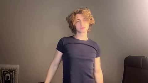 Snapshot of namiraaxel chatting on 11/08/25, 08:18 Georges online show from 11/08/25, 08:18