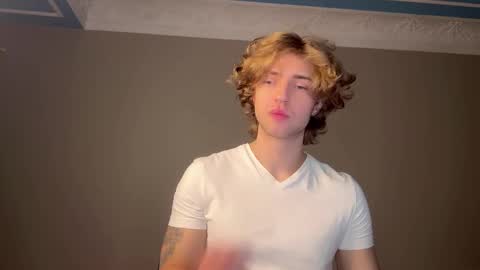 Snapshot of namiraaxel chatting on 11/12/25, 09:25 Georges online show from 11/12/25, 09:25