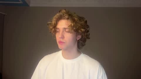 Snapshot of namiraaxel chatting on 11/13/25, 08:19 Georges online show from 11/13/25, 08:19