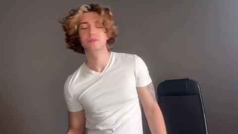 Snapshot of namiraaxel chatting on 01/17/26, 10:13 Georges online show from 01/17/26, 10:13