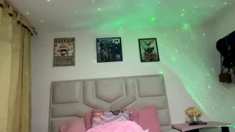 NamiThompson online show from 09/12/25, 12:22