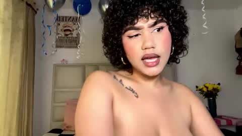 NamiThompson online show from 10/01/25, 09:43