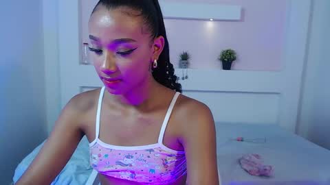 Namoi Smith online show from 12/24/24, 09:50