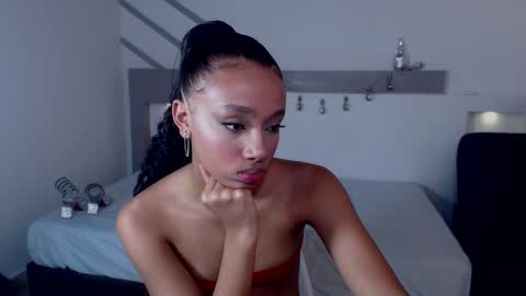 Namoi Smith online show from 12/29/24, 06:35