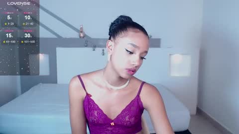 Namoi Smith online show from 12/31/24, 08:15