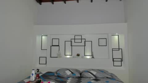 Namoi Smith online show from 02/14/25, 04:47