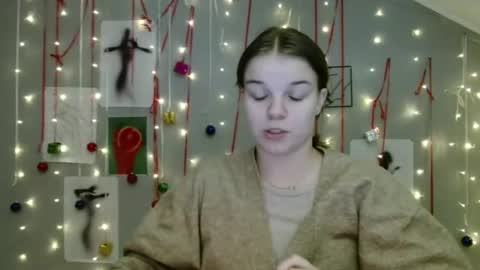 Nana online show from 11/18/25, 09:03