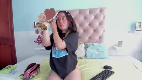 nana_s online show from 11/17/25, 04:46