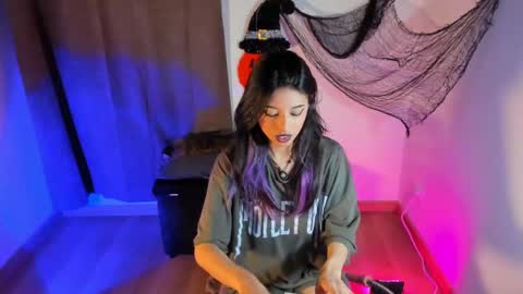 Nana  Natalia online show from 10/27/25, 10:58