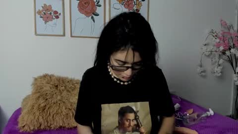Snapshot of nanamii_04 chatting on 03/05/25, 01:52 nanamii_04 online show from 03/05/25, 01:52