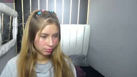 Snapshot of nancy_blonde chatting on 04/24/26, 12:40 nancy blonde online show from 04/24/26, 12:40