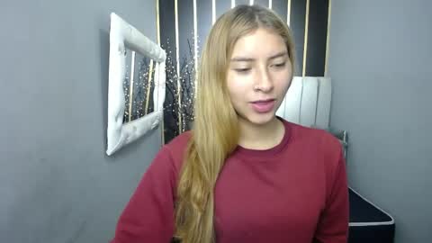 Snapshot of nancy_blonde chatting on 05/10/26, 01:49 nancy blonde online show from 05/10/26, 01:49