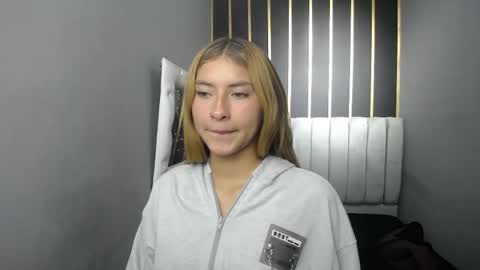 Snapshot of nancy_blonde chatting on 05/21/26, 12:01 nancy blonde online show from 05/21/26, 12:01