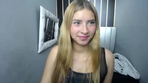 Snapshot of nancy_blonde chatting on 05/23/26, 12:20 nancy blonde online show from 05/23/26, 12:20