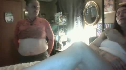 Snapshot of nancybees3 chatting on 06/22/26, 08:55 jasminej online show from 06/22/26, 08:55
