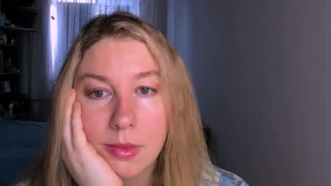 Nancy online show from 04/05/26, 06:43