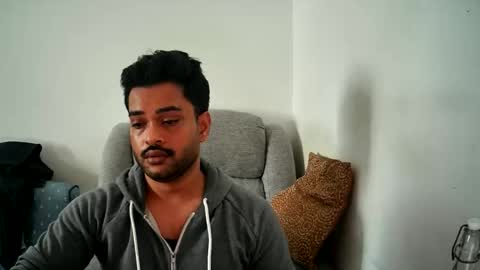 naniii2 online show from 10/26/25, 11:38