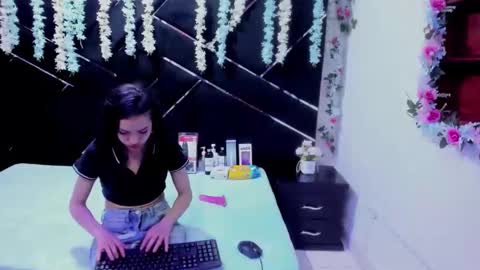 nanis james15 online show from 02/12/26, 03:23